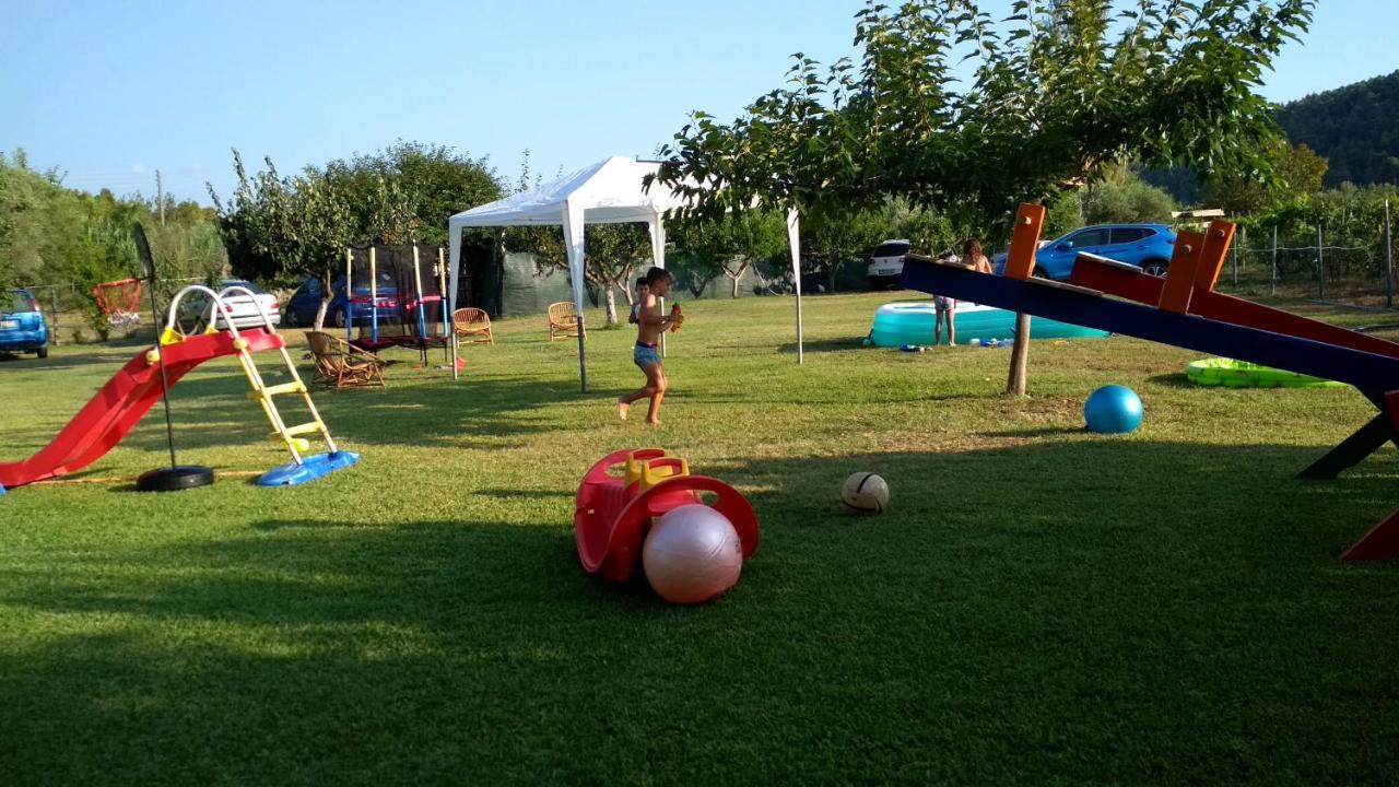אורמוס פנגיאס Zephyros Family Apartments 1 מראה חיצוני תמונה
