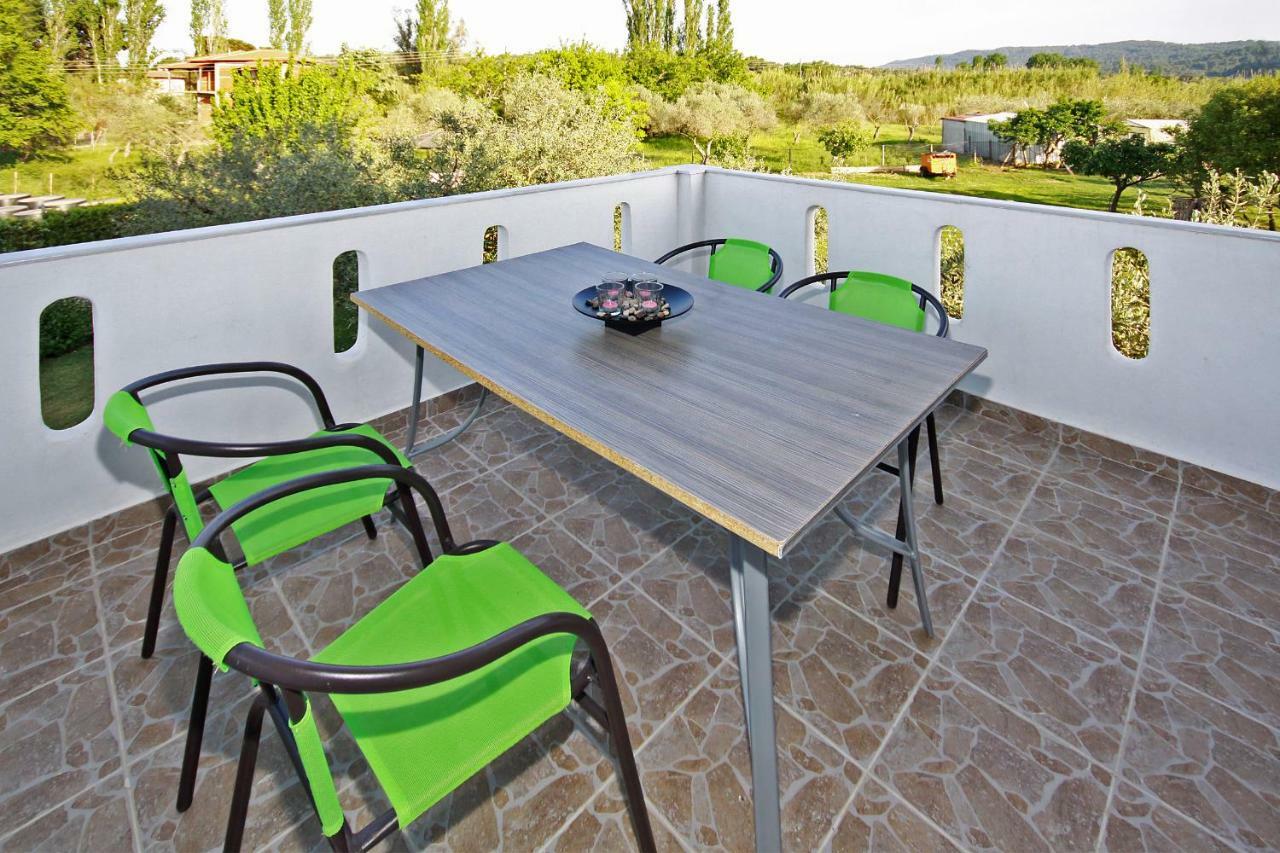 אורמוס פנגיאס Zephyros Family Apartments 1 מראה חיצוני תמונה