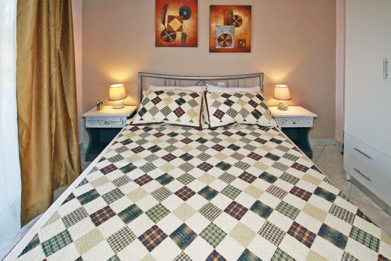 אורמוס פנגיאס Zephyros Family Apartments 1 מראה חיצוני תמונה